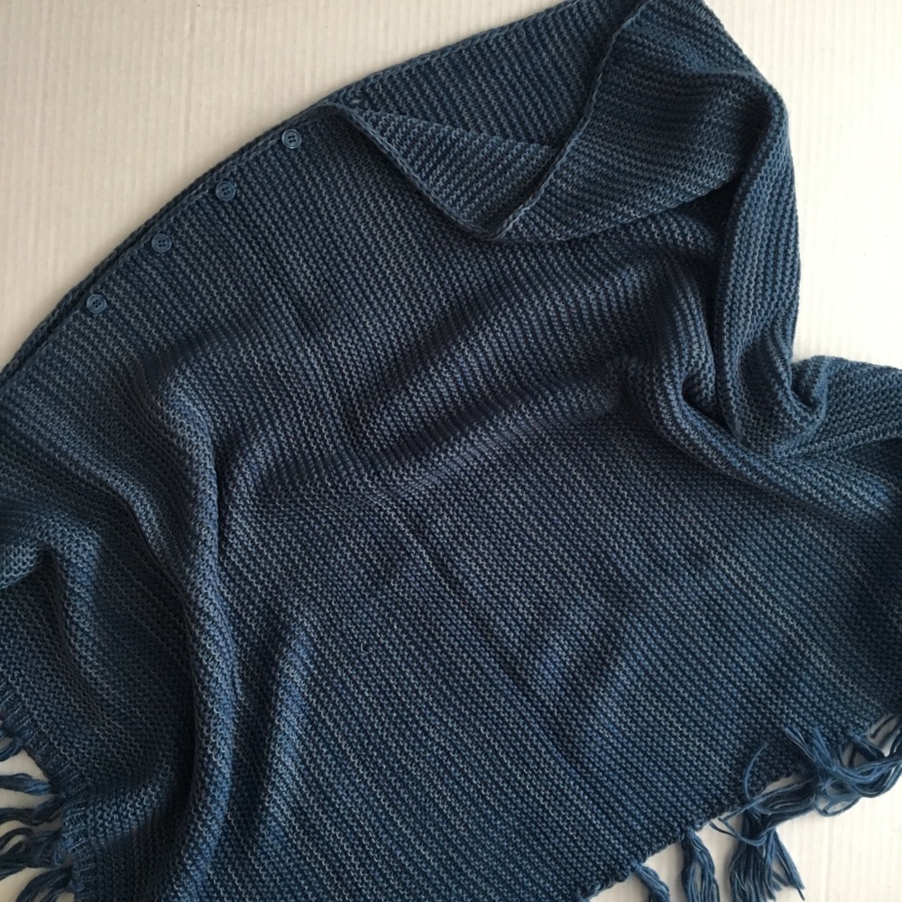 LuLaRoe Mimi poncho